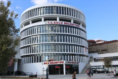 Bolu Belediyesi&rsquo;ne y&ouml;nelik soruşturmada &lsquo;nitelikli dolandırıcılık&rsquo; su&ccedil;undan 4 tutuklama