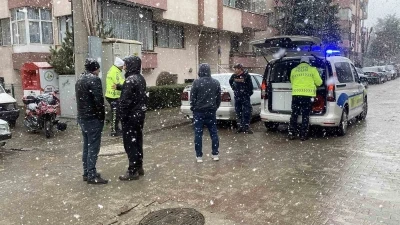Bolu&rsquo;da ters y&ouml;nden gelen motosiklet 2 otomobile &ccedil;arptı