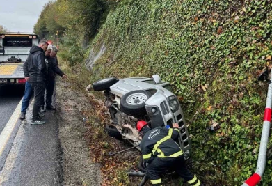 Bolu Dağı&rsquo;nda kontrolden &ccedil;ıkan cip kanala devrildi