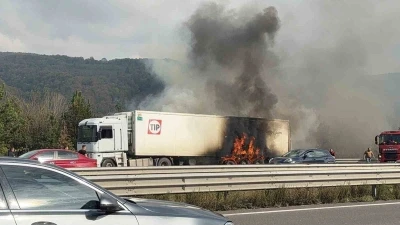 Bolu Dağı t&uuml;nel &ccedil;ıkışında tır alev alev yandı