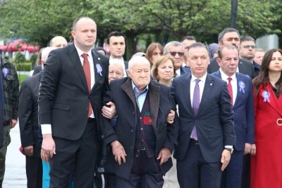 Bolu&rsquo;ya 148 eser kazandıran İzzet Baysal&rsquo;a duygusal anma
