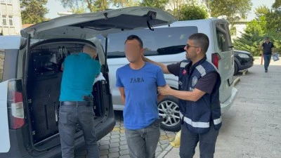 Boşanma aşamasındaki eşini bı&ccedil;akla yaraladı