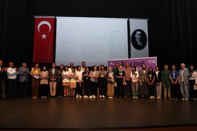 Boyları Kadar Kitap Okudular, &Ouml;d&uuml;lleri Kaptılar