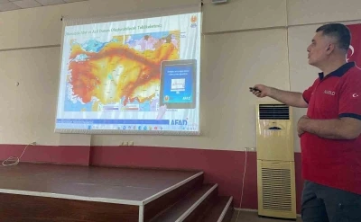 Bozdoğan MYO &ouml;ğrencilerine Afet, Deprem ve İlk Yardım Eğitimi verildi
