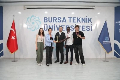 BT&Uuml; Rekt&ouml;rl&uuml;k ve Gen&ccedil;lik Kupası&rsquo;nda &ouml;d&uuml;ller sahiplerini buldu