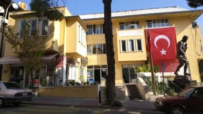 Buldan Belediyesi satmaya devam ediyor
