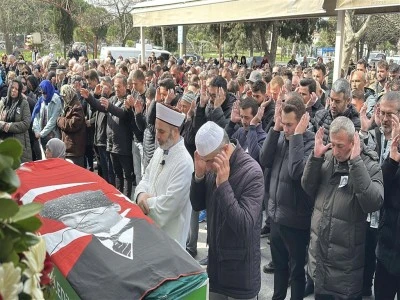 Bulgaristan'da hayatını kaybeden &uuml;niversiteli Eray, memleketi &Ccedil;anakkale'de toprağa verildi