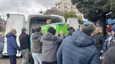 Burdur'daki kazada &ouml;len aynı aileden 4 kişi toprağa verildi