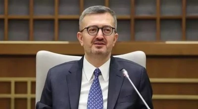 Burhanettin Duran: Demokratik siyaset; sorumluluk, &ouml;l&ccedil;&uuml; ve nezaket gerektirir
