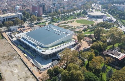 Bursa Atat&uuml;rk Spor Salonu'nda sona doğru
