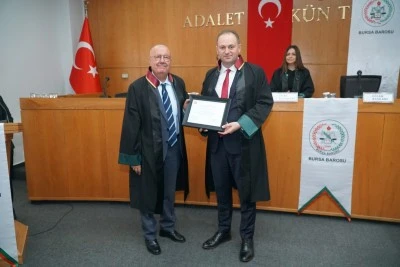 Bursa Barosu&rsquo;nda Yener Poroy ve y&ouml;netimi g&ouml;reve başladı