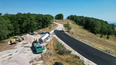Bursa B&uuml;y&uuml;kşehir, 3 il&ccedil;ede 50 kilometrelik yolu yeniledi