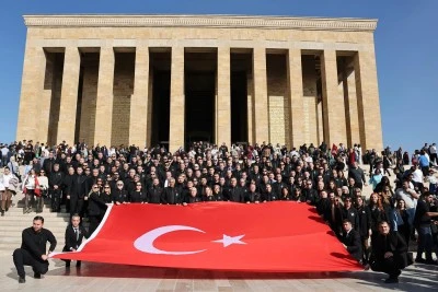 Bursa B&uuml;y&uuml;kşehir Ata'sının huzurunda