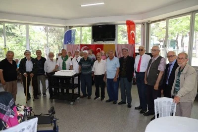 Bursa B&uuml;y&uuml;kşehir 'Babalarımızı' unutmadı