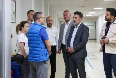 Bursa B&uuml;y&uuml;kşehir Başkan Vekili Biba, korkun&ccedil; kazanın ardından b&ouml;lgeye giderek vatandaşlarımızı ziyaret etti
