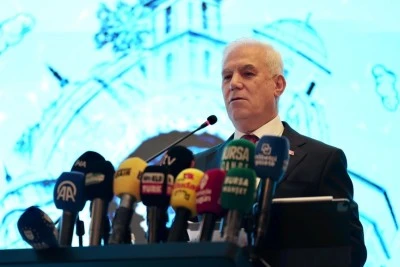 Bursa B&uuml;y&uuml;kşehir Belediye Başkanı Mustafa Bozbey: Birileri konuşur, biz iş yaparız