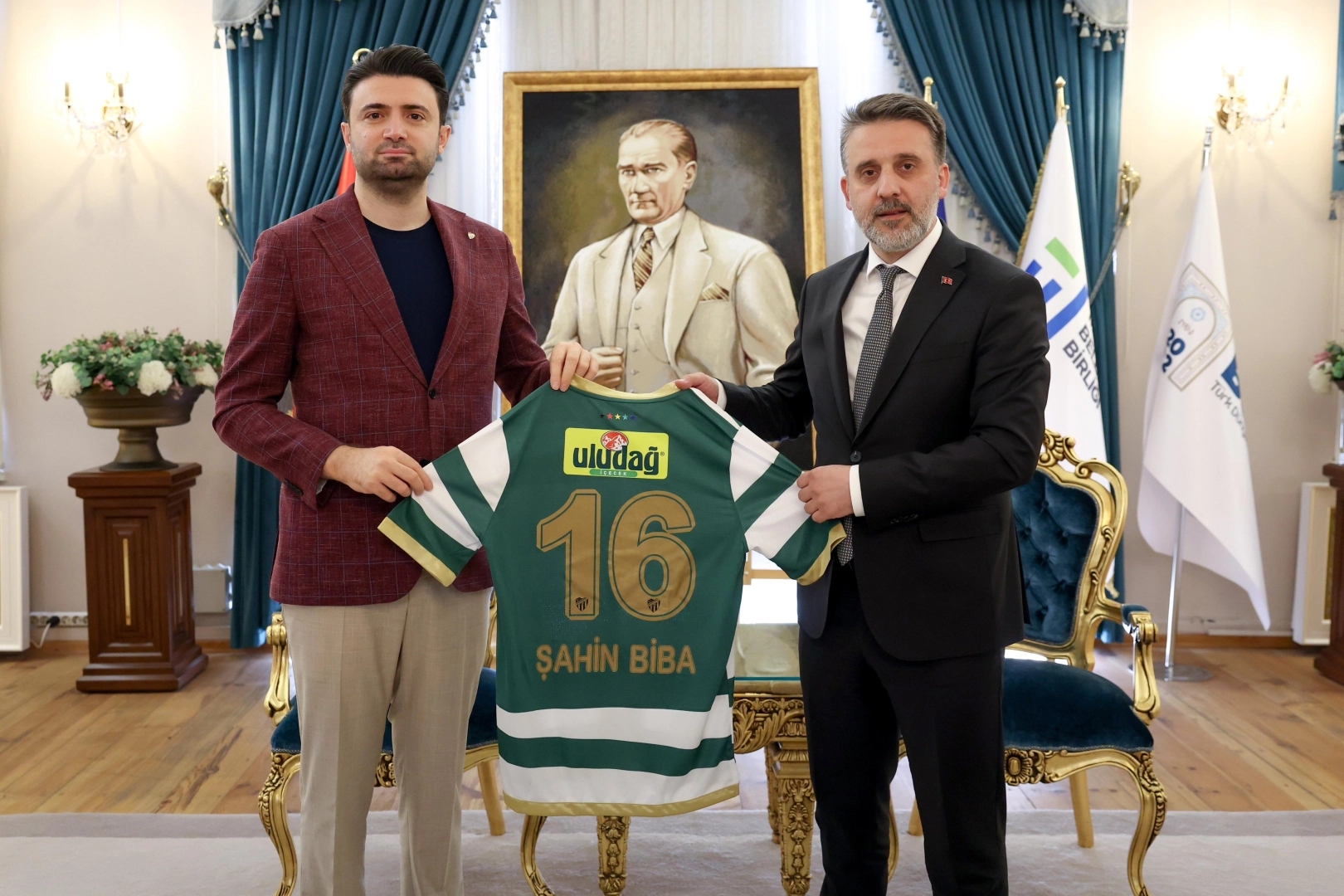 Bursa B&uuml;y&uuml;kşehir Belediyesi'nden Bursaspor'a b&uuml;y&uuml;k destek !
