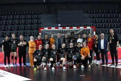 Bursa B&uuml;y&uuml;kşehir Belediyespor kupada final biletini kaptı