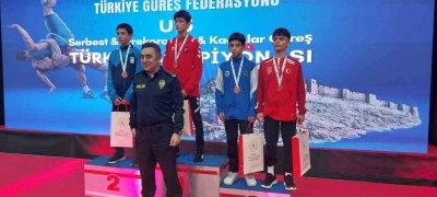 Bursa B&uuml;y&uuml;kşehir Belediyesporlu g&uuml;reş&ccedil;iler T&uuml;rkiye Şampiyonası&rsquo;nda 3 madalya kazandı