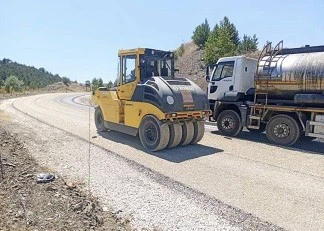Bursa B&uuml;y&uuml;kşehir dağ il&ccedil;elerinin yollarını yeniledi