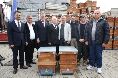 Bursa B&uuml;y&uuml;kşehir'den arıcılara kovan desteği