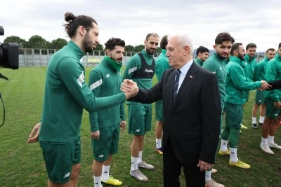 Bursa B&uuml;y&uuml;kşehir'den Bursaspor'a g&uuml;&ccedil;l&uuml; destek