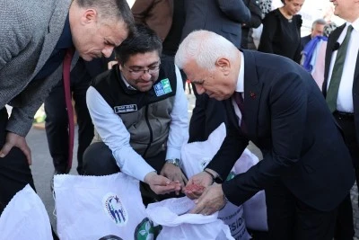Bursa B&uuml;y&uuml;kşehir'den &ccedil;ift&ccedil;iye y&uuml;zde 100 hibeyle yerli tohum