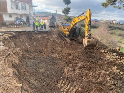Bursa B&uuml;y&uuml;kşehir'den heyelan ve g&ouml;&ccedil;&uuml;klere anında m&uuml;dahale!