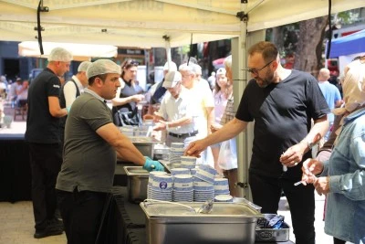 Bursa B&uuml;y&uuml;kşehir'den İznik'te aşure ikramı