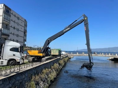 Bursa B&uuml;y&uuml;kşehir'den Karsak Deresi'nde kapsamlı temizlik 