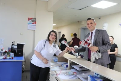 Bursa B&uuml;y&uuml;kşehir'den sağlık emek&ccedil;ilerine &ouml;zel ziyaret