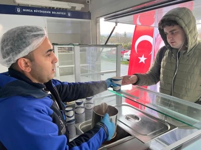 Bursa B&uuml;y&uuml;kşehir'den &uuml;niversite &ouml;ğrencilerine her sabah &uuml;cretsiz &ccedil;orba