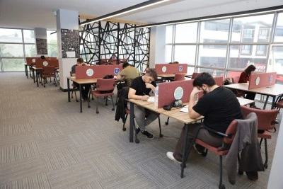 Bursa B&uuml;y&uuml;kşehir'den &uuml;niversite yolundaki gen&ccedil;lere sınav provası