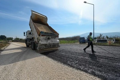 Bursa B&uuml;y&uuml;kşehir, Erdoğank&ouml;y Kent Mezarlığı'nın yollarını yeniledi
