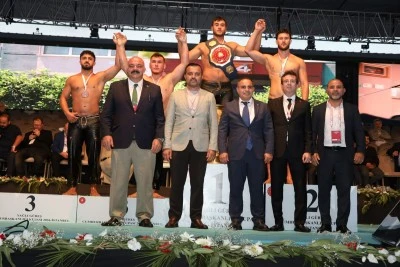 Bursa B&uuml;y&uuml;kşehir g&uuml;reş&ccedil;isinden Cumhurbaşkanlığı Kupası&rsquo;nda &uuml;&ccedil;&uuml;nc&uuml;l&uuml;k başarısı