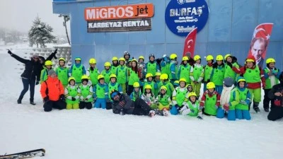 Bursa B&uuml;y&uuml;kşehir'in &lsquo;1000 &Ccedil;ocuk Kayak Projesi', t&uuml;m hızıyla devam ediyor