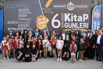 Bursa B&uuml;y&uuml;kşehir'in başlattığı 'Cumhuriyet Demek...' kampanyasına b&uuml;y&uuml;k ilgi