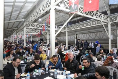 Bursa B&uuml;y&uuml;kşehir'in Bereket Sofrası Yıldırım'da kuruldu