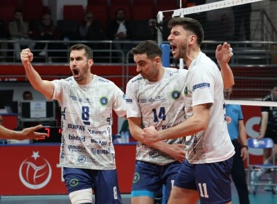 Bursa B&uuml;y&uuml;kşehir'in Efeleri Play-Off'u garantiledi