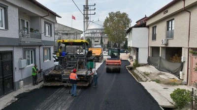 Bursa B&uuml;y&uuml;kşehir, İneg&ouml;l'&uuml;n sorunlu b&ouml;lgelerini &ccedil;&ouml;z&uuml;me kavuşturuyor 