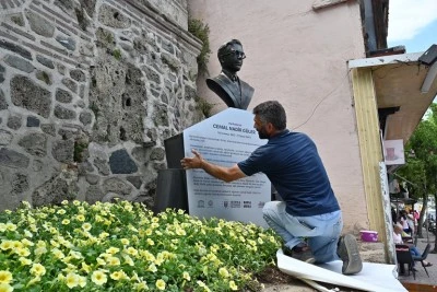 Bursa B&uuml;y&uuml;kşehir karikat&uuml;rist Cemal Nadir G&uuml;ler&rsquo;in anısını yaşatıyor