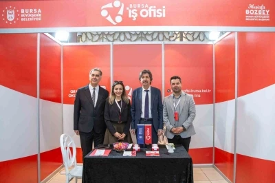 Bursa B&uuml;y&uuml;kşehir, kariyer yolculuğunda gen&ccedil;lerin yanında