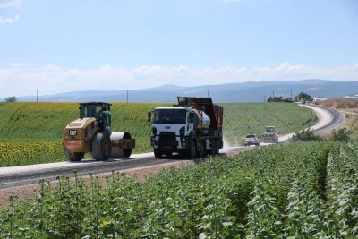 Bursa B&uuml;y&uuml;kşehir Nil&uuml;fer'de yolları yeniliyor
