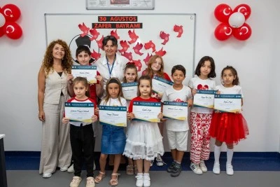 Bursa B&uuml;y&uuml;kşehir sanat at&ouml;lyeleri &ccedil;ocukların hayatlarına renk kattı