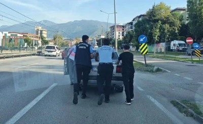Bursa B&uuml;y&uuml;kşehir zabıtadan &ouml;rnek davranış