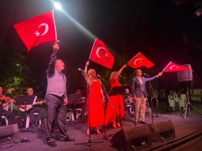 Bursa B&uuml;y&uuml;kşehirle zafer coşkusu T&uuml;rk Sanat M&uuml;ziği konseriyle s&uuml;rd&uuml;