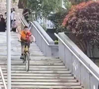 Bursa&rsquo;da 10 yaşındaki &ccedil;ocuğun cesareti nefes kesti