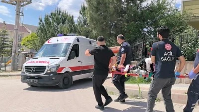 Bursa'da 11 yaşındaki &ccedil;ocuk bacağına saplanan demirle hastaneye kaldırıldı