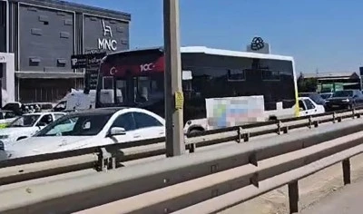 Bursa'da 2 otob&uuml;s&uuml;n de karıştığı zincirleme kazada 7 yaşındaki &ccedil;ocuk yaralandı