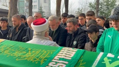Bursa'da 3 lise &ouml;ğrencisine &ccedil;arpıp birinin &ouml;l&uuml;m&uuml;ne sebep olan s&uuml;r&uuml;c&uuml;: "5 vakit namaz kılıyorum, alkol almam" dedi, 100 promil &uuml;zeri alkoll&uuml; &ccedil;ıktı